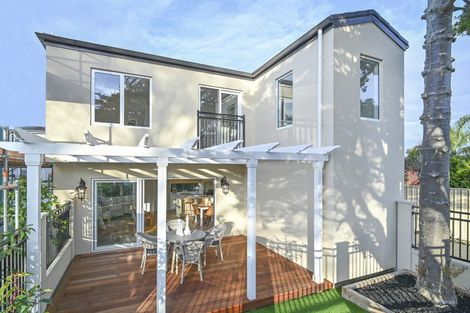 Photo of property in 9b Church Road, Taradale, Napier, 4112