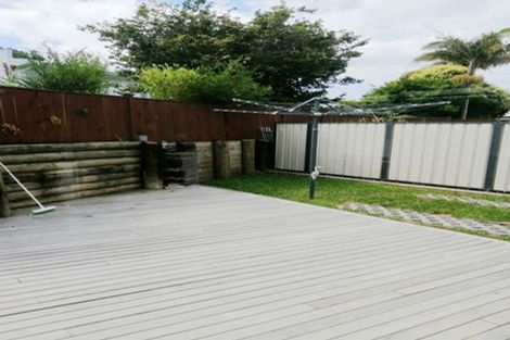 Photo of property in 3c Crystal Avenue, Glendene, Auckland, 0602