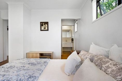 Photo of property in 9 Kingussie Place, Highland Park, Auckland, 2010