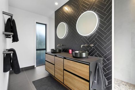 Photo of property in 83 Sunline Drive, Leamington, Cambridge, 3432