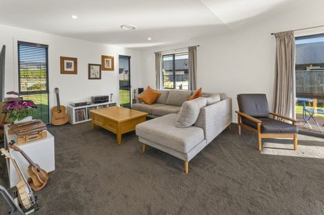 Photo of property in 8 Huntaway Close, Stoke, Nelson, 7011