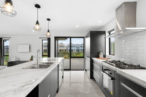 Photo of property in 28 Pistacia Place, Hornby, Christchurch, 8025