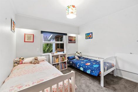 Photo of property in 1 Heathcote Road, Castor Bay, Auckland, 0620