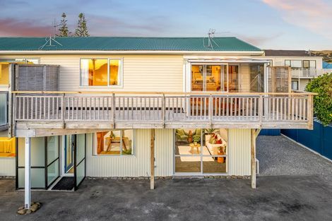 Photo of property in 5 Beach Road, Plimmerton, Porirua, 5026