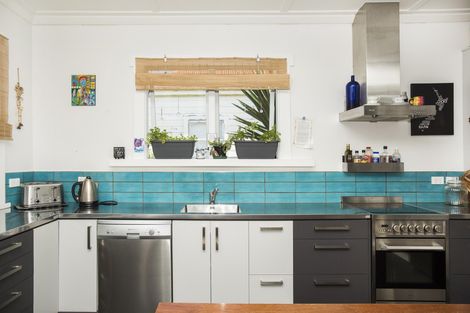 Photo of property in 215 Ormond Road, Mangapapa, Gisborne, 4010