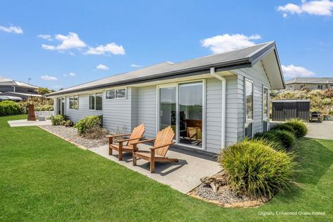 Photo of property in 33 Golf Vue Place, Castlecliff, Whanganui, 4501
