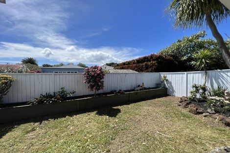 Photo of property in 2/81 Gribblehirst Road, Sandringham, Auckland, 1025