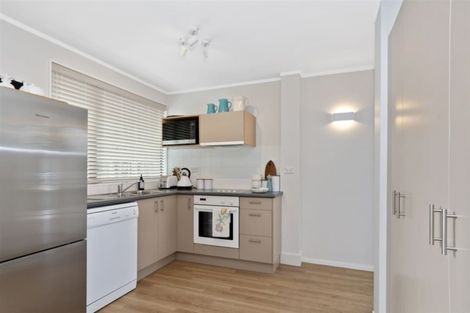 Photo of property in Capri Apartments, 5 The Mall, Mount Maunganui, 3116