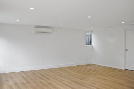 Photo of property in 30 Mcquarrie Avenue, Wattle Downs, Auckland, 2103