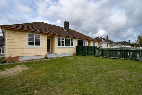 Photo of property in 211 Cambridge Terrace, Naenae, Lower Hutt, 5011