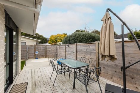 Photo of property in 34a Rewarewa Crescent, Waikanae, 5036