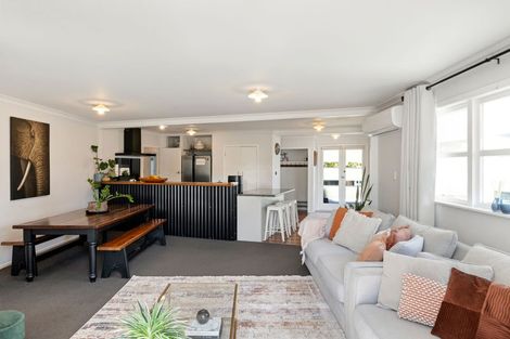 Photo of property in 21 Macdonald Road, Glenview, Hamilton, 3206