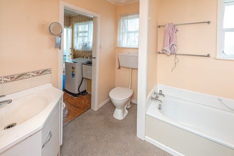 Photo of property in 30 Lee Street, Castlecliff, Whanganui, 4501