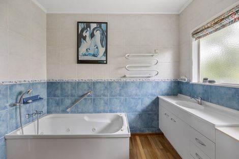 Photo of property in 10 Randall Place, Hospital Hill, Napier, 4110