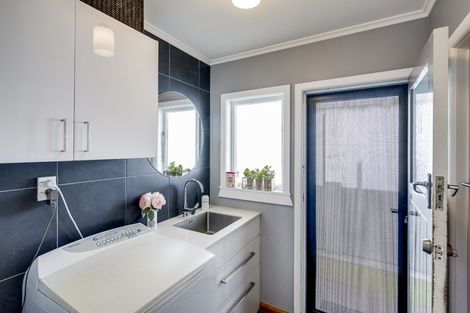 Photo of property in 2 Veronica Avenue, Marewa, Napier, 4110