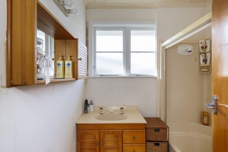 Photo of property in 456 Ruahine Street, Terrace End, Palmerston North, 4410