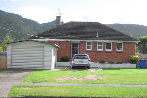 Photo of property in 7 Farmer Crescent, Taita, Lower Hutt, 5011