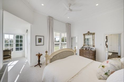 Photo of property in 59 Busby Hill, Havelock North, 4130