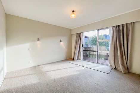 Photo of property in 5/68 Clayburn Road, Glen Eden, Auckland, 0602