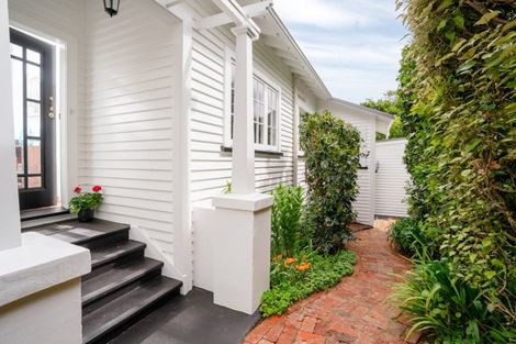 Photo of property in 19 Waikare Street, Karori, Wellington, 6012