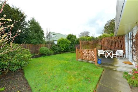 Photo of property in 14 Rosedale Place, Avonhead, Christchurch, 8042