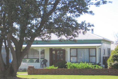 Photo of property in 25 Robinson Street, Foxton, 4814