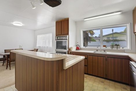 Photo of property in 21 Hall Grove, Ebdentown, Upper Hutt, 5018