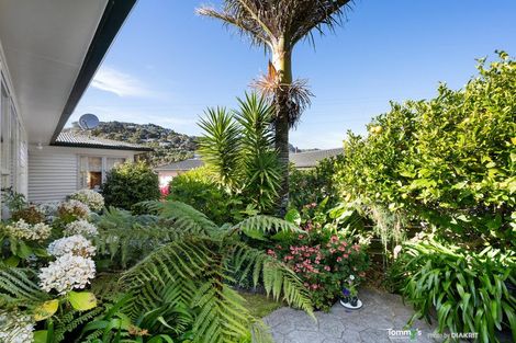 Photo of property in 105 Churchill Drive, Crofton Downs, Wellington, 6035