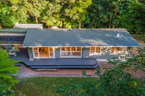 Photo of property in 11 Scenic Drive, Hillpark, Auckland, 2102