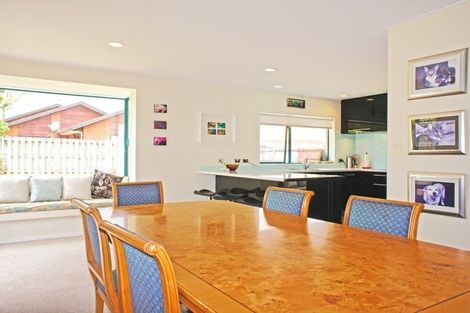 Photo of property in 5 Jan Higgins Place, Golflands, Auckland, 2013