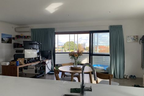 Photo of property in 6/2 Frances Bryers Road, Hobsonville, Auckland, 0616