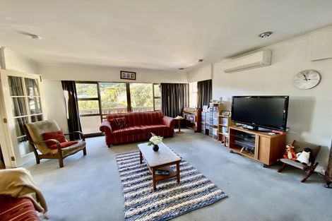 Photo of property in 42 Raroa Terrace, Tawa, Wellington, 5028