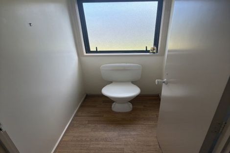 Photo of property in 1/10 Dallinghoe Crescent, Milford, Auckland, 0620