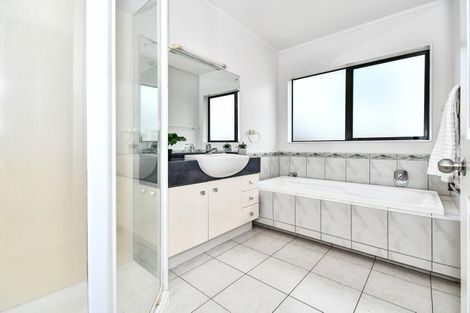 Photo of property in 15 Rathmar Drive, Manurewa, Auckland, 2105