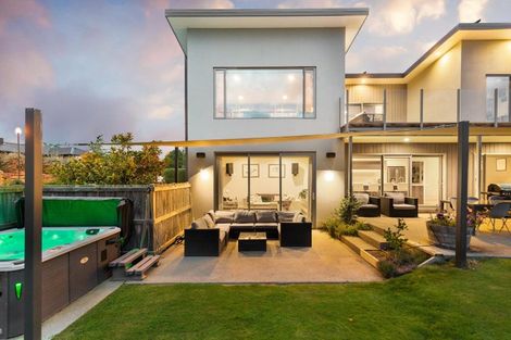 Photo of property in 28 Minaret Ridge, Wanaka, 9305