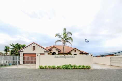 Photo of property in 56 Gillies Crescent, Waimarama, Havelock North, 4294