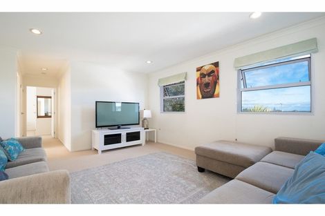 Photo of property in 3 Bangla Place, Massey, Auckland, 0614