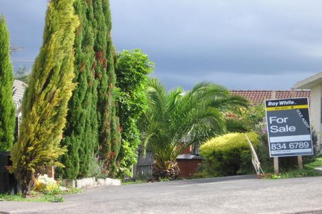 Photo of property in 8 Stockton Place, Glendene, Auckland, 0602