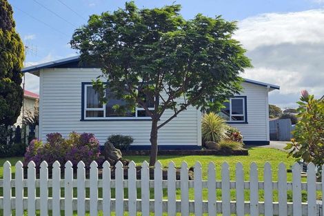 Photo of property in 52 Gonville Avenue, Gonville, Whanganui, 4501