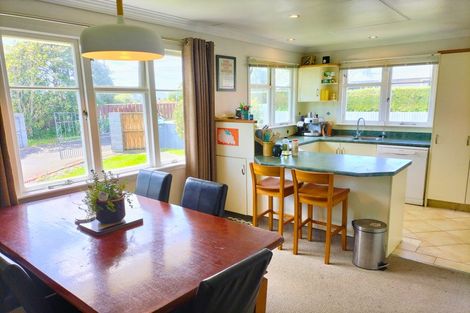 Photo of property in 27 Galt Street, Hawera, 4610