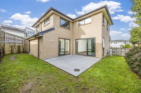 Photo of property in 33 Carole Crescent, Pakuranga, Auckland, 2010
