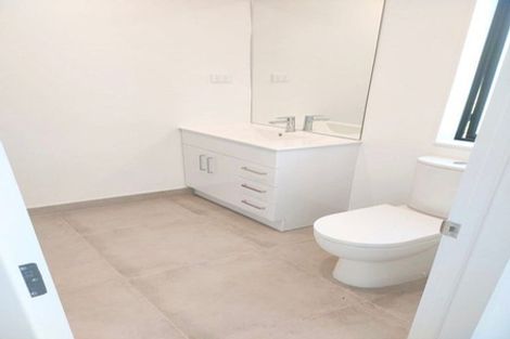 Photo of property in 14 Papai Lane, Massey, Auckland, 0614