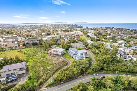 Photo of property in 9 Carlisle Road, Torbay, Auckland, 0630