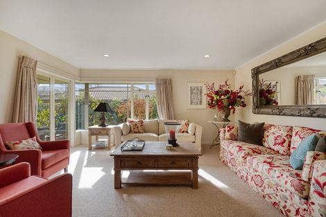 Photo of property in 2 Fulford Place, Havelock North, 4130