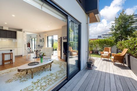 Photo of property in Frank Sargeson Apts, 4/80g Anzac Street, Takapuna, Auckland, 0622