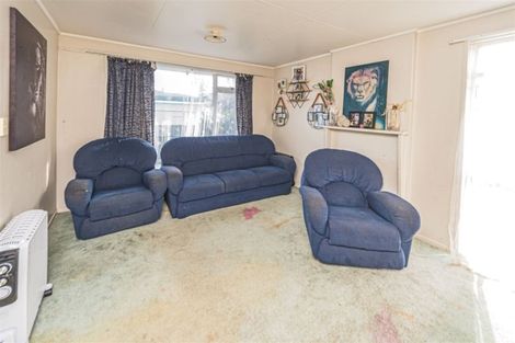 Photo of property in 22 Ruru Street, Waikanae, 5036