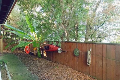Photo of property in 2/58 Cliff Road, Torbay, Auckland, 0630