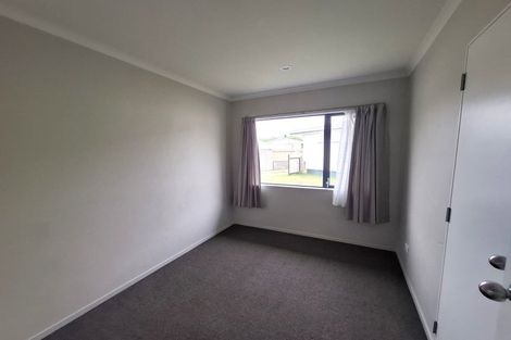 Photo of property in 39 Rewarewa Road, Te Atatu Peninsula, Auckland, 0610