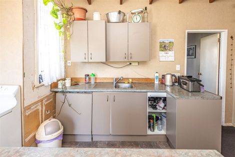 Photo of property in 35 Egmont Street, Castlecliff, Whanganui, 4501