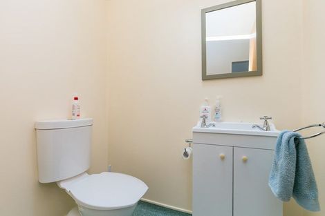 Photo of property in 1 Oak Grove, Mount Cook, Wellington, 6011